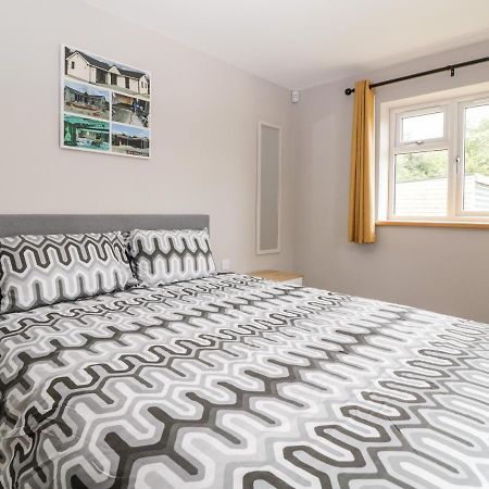 Strawberry Stables Villa Bristol Bagian luar foto