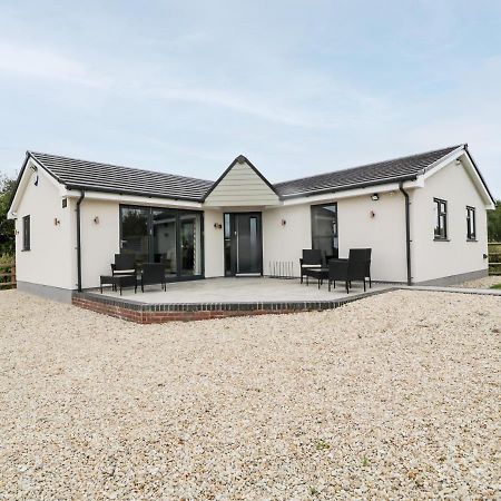 Strawberry Stables Villa Bristol Bagian luar foto