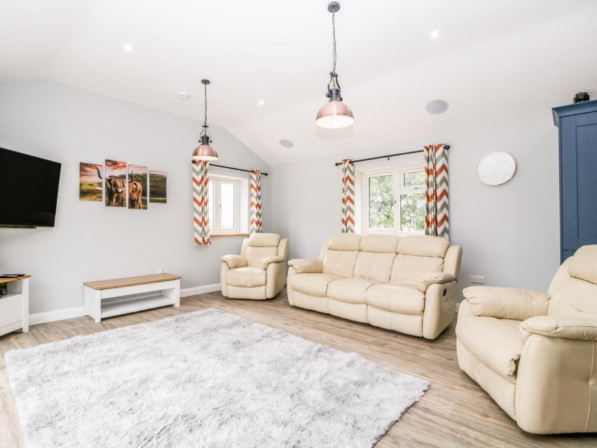 Strawberry Stables Villa Bristol Bagian luar foto