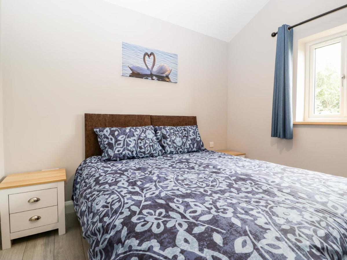 Strawberry Stables Villa Bristol Bagian luar foto