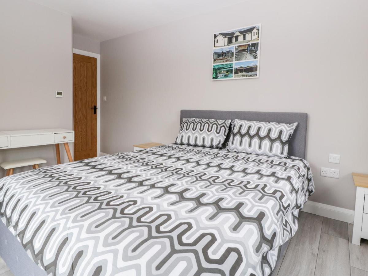 Strawberry Stables Villa Bristol Bagian luar foto