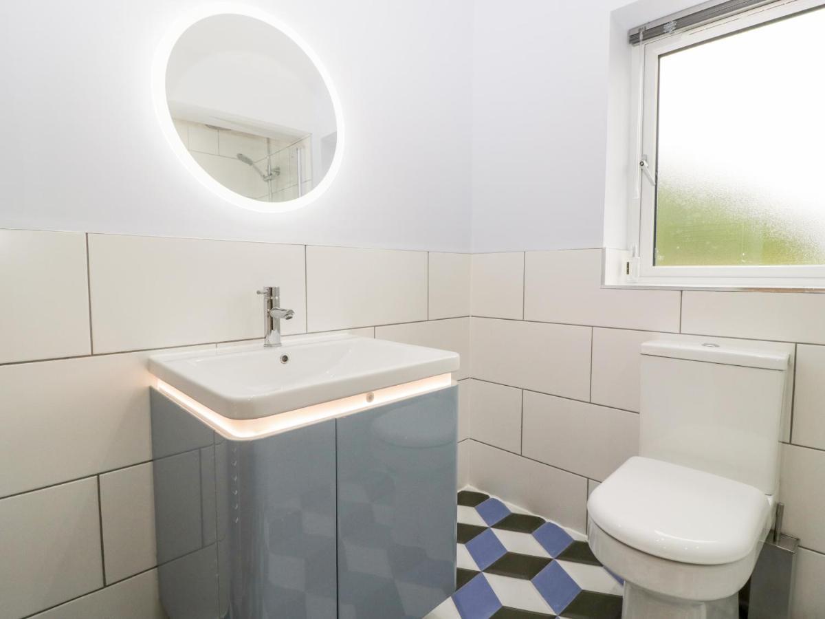 Strawberry Stables Villa Bristol Bagian luar foto