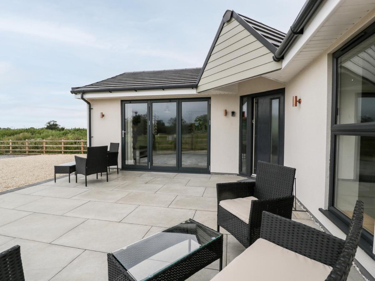 Strawberry Stables Villa Bristol Bagian luar foto