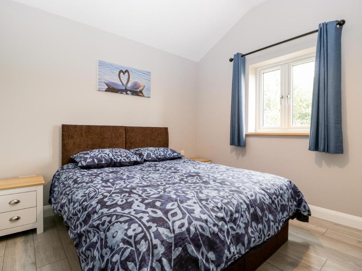 Strawberry Stables Villa Bristol Bagian luar foto