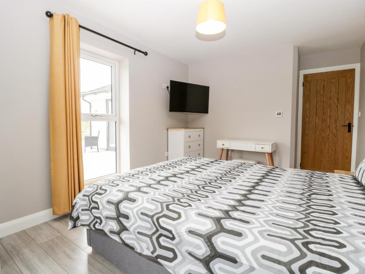 Strawberry Stables Villa Bristol Bagian luar foto